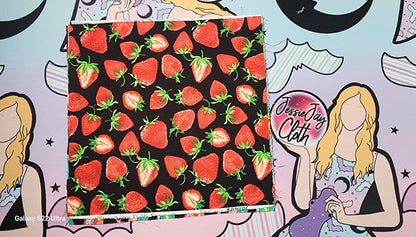 Pre-Cut Pot Holder | Medium Size, Realistic Strawberries, Fruit