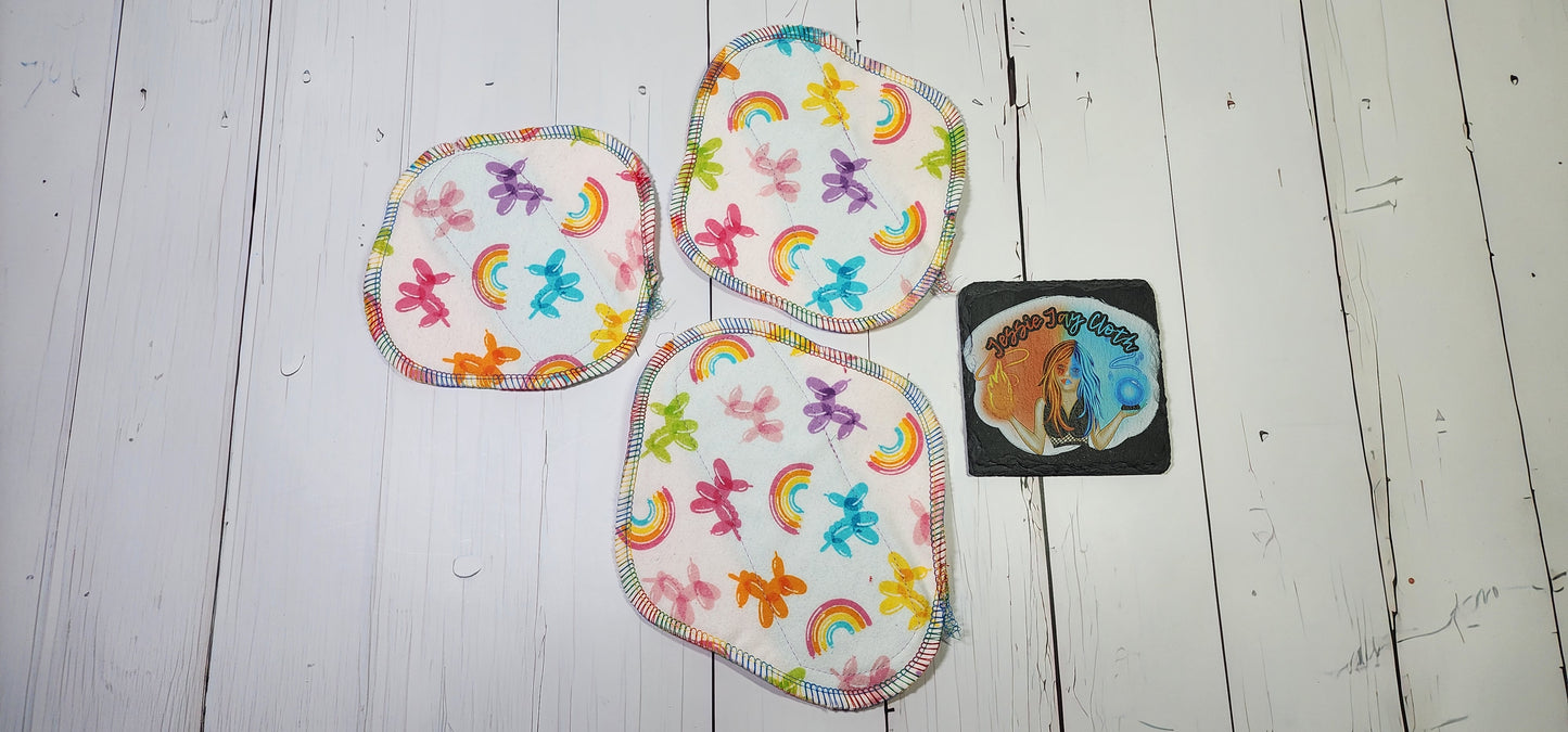 6/7/8 inch Light  |  Serged Style Cloth Pad  |  2.5" or 2.75" snapped width | Balloon Animals
